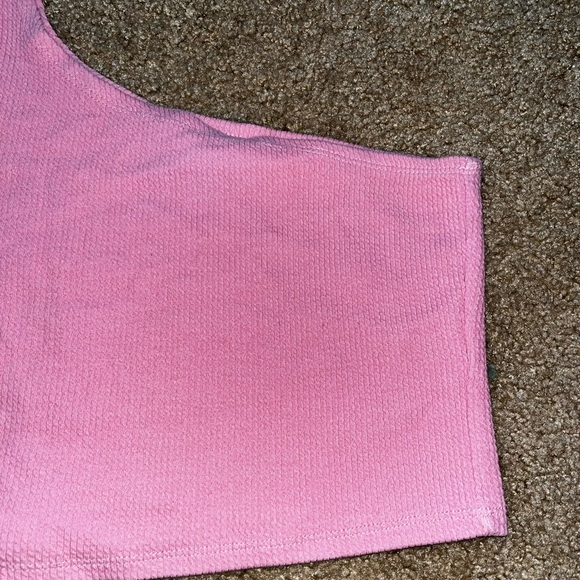 PacSun Pink One shoulder crop top - Picture 2 of 4